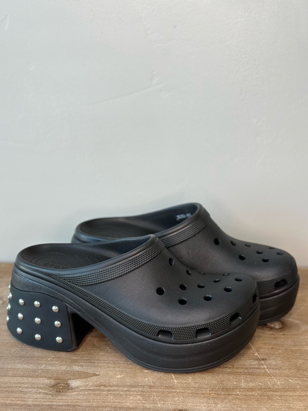 Crocs (WMNS) Crocs Siren
Studded Clogs 'Black' Rubber Slip-On Men 11 W13